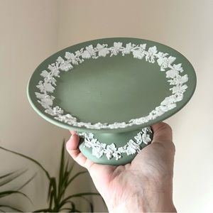 Wedgewood compote green Jasperware pedestal MCM Grapevine pattern candy …